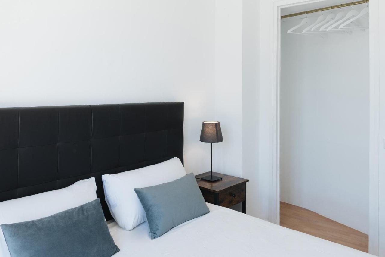 Sunny And Modern Apartment Ideal For Groups Βαρκελώνη Εξωτερικό φωτογραφία