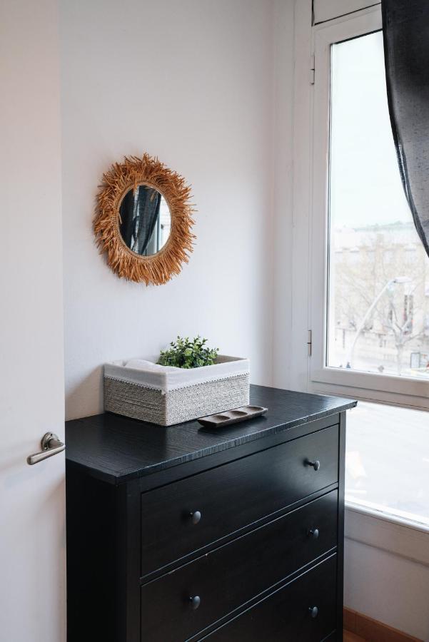 Sunny And Modern Apartment Ideal For Groups Βαρκελώνη Εξωτερικό φωτογραφία